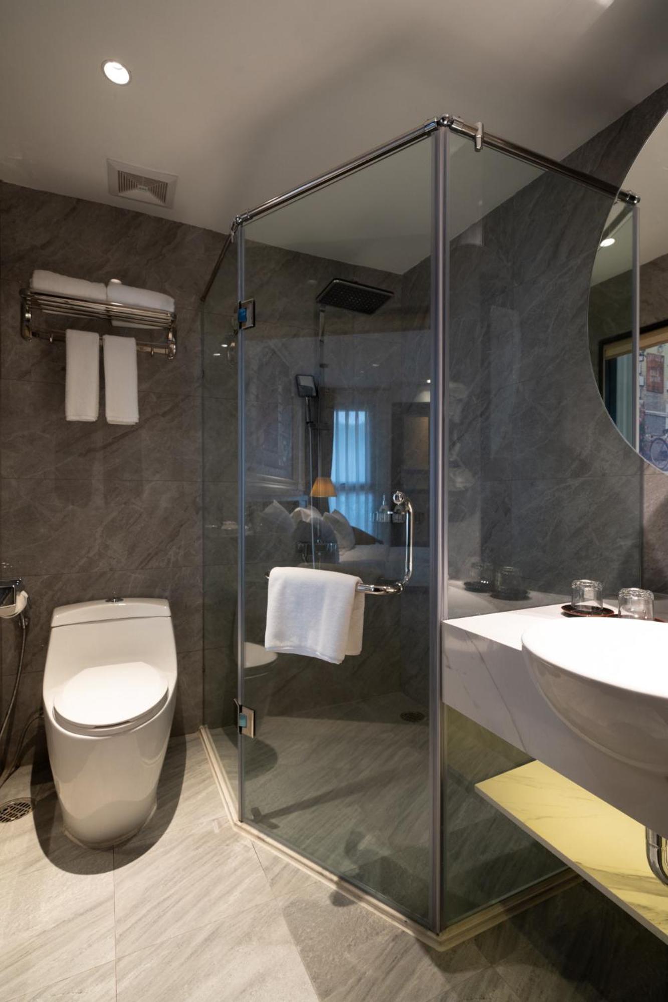 Paradise Suites Truc Bach Lake Hanoi Exterior foto